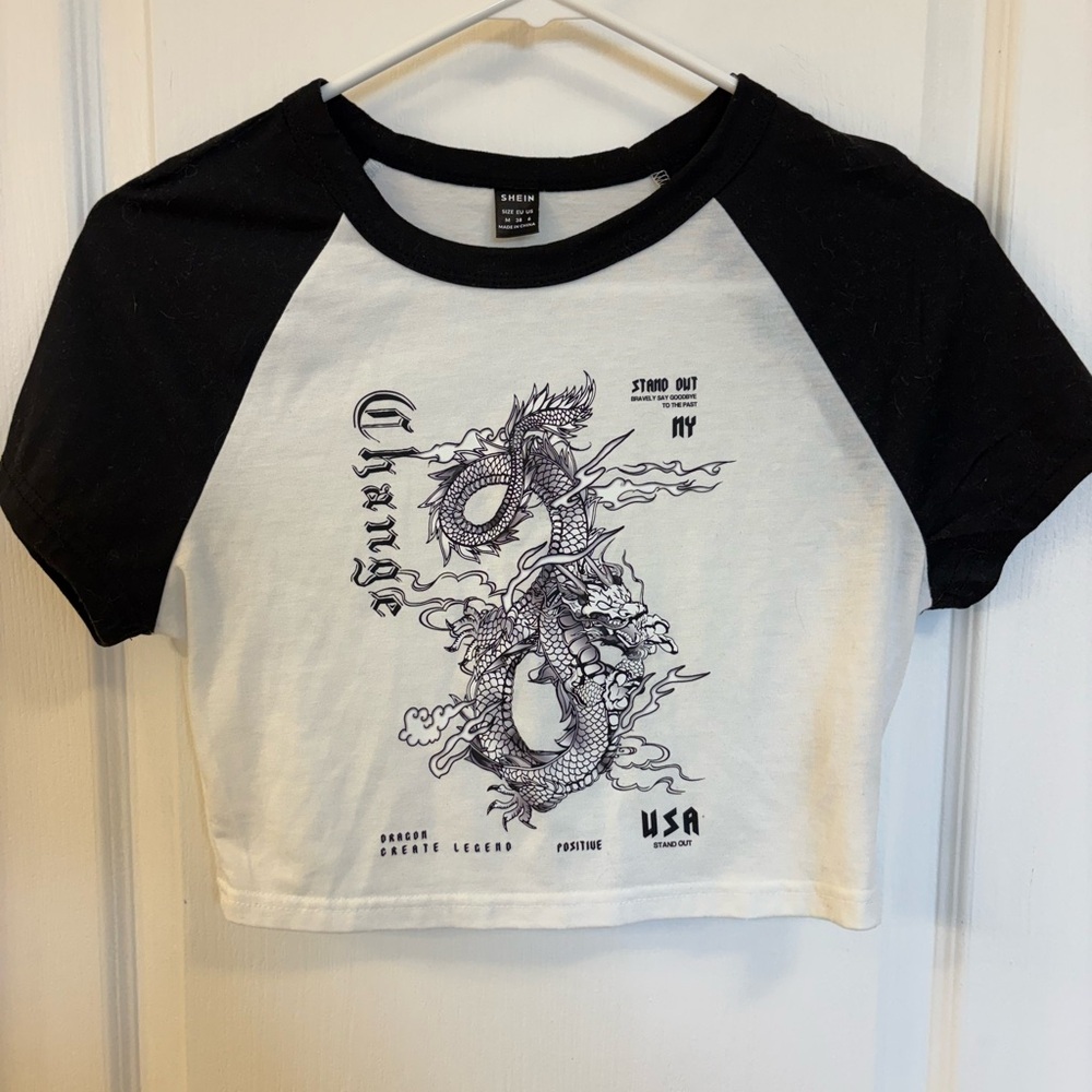 SHEIN Black & White Dragon Graphic Crop Top Size Medium
